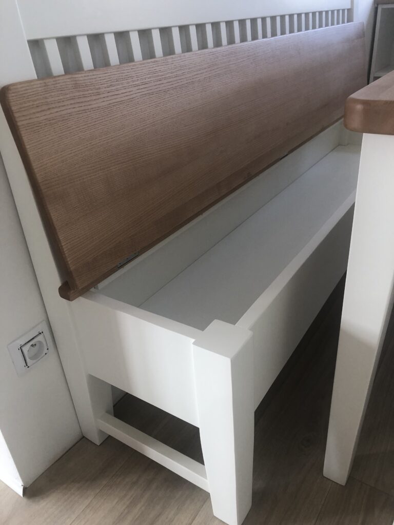 lavice s úložným prostorem